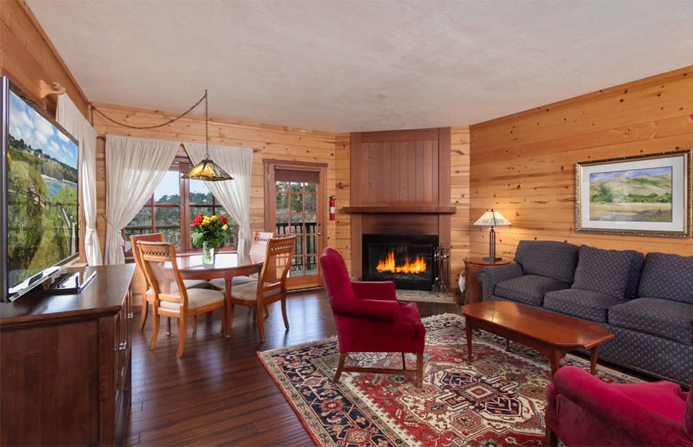 mendocino coast bed and breakfast with ocean views, fireplace and two room suite