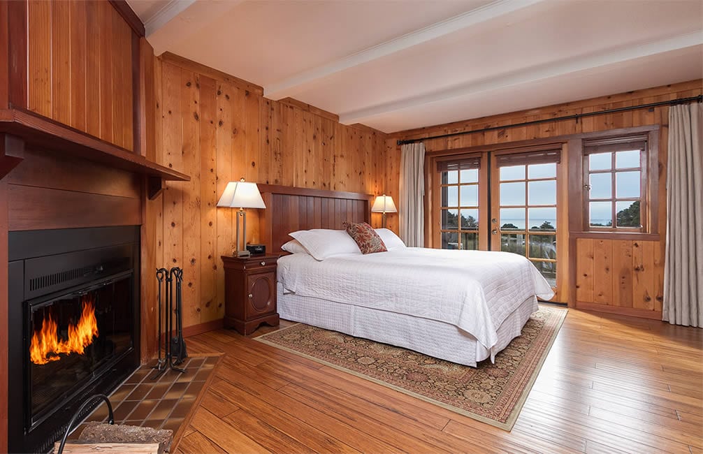 mendocino coast bed and breakfast with garden & ocean views, fireplace and queen bed